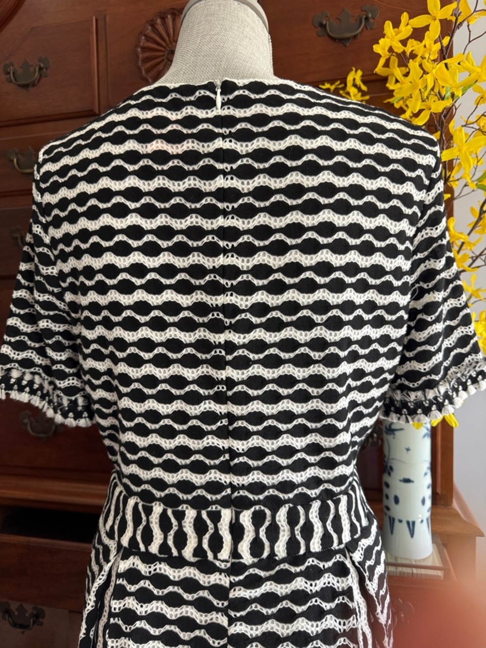 Tory Burch Paulina Lacey Dotted
Dress New Size 8 - Picture 10 of 14